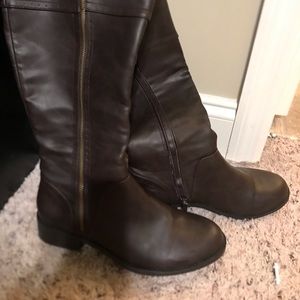 Barely worn leather riding boots